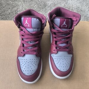Air Jordan 1 "CherryWood Red" Size 6.5Y - 8W